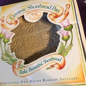 “Brown Bag” Celtic ceramic shortbread pan New
